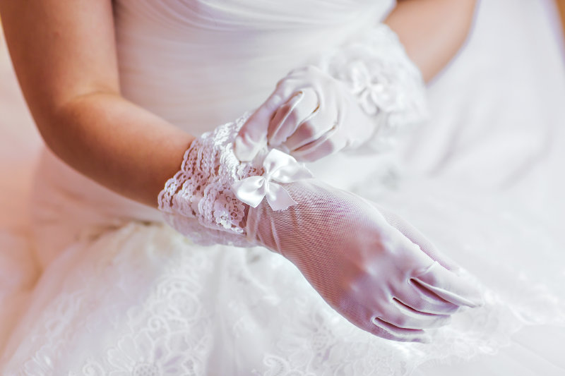 Des accessoires pour parfaire une tenue de mariage